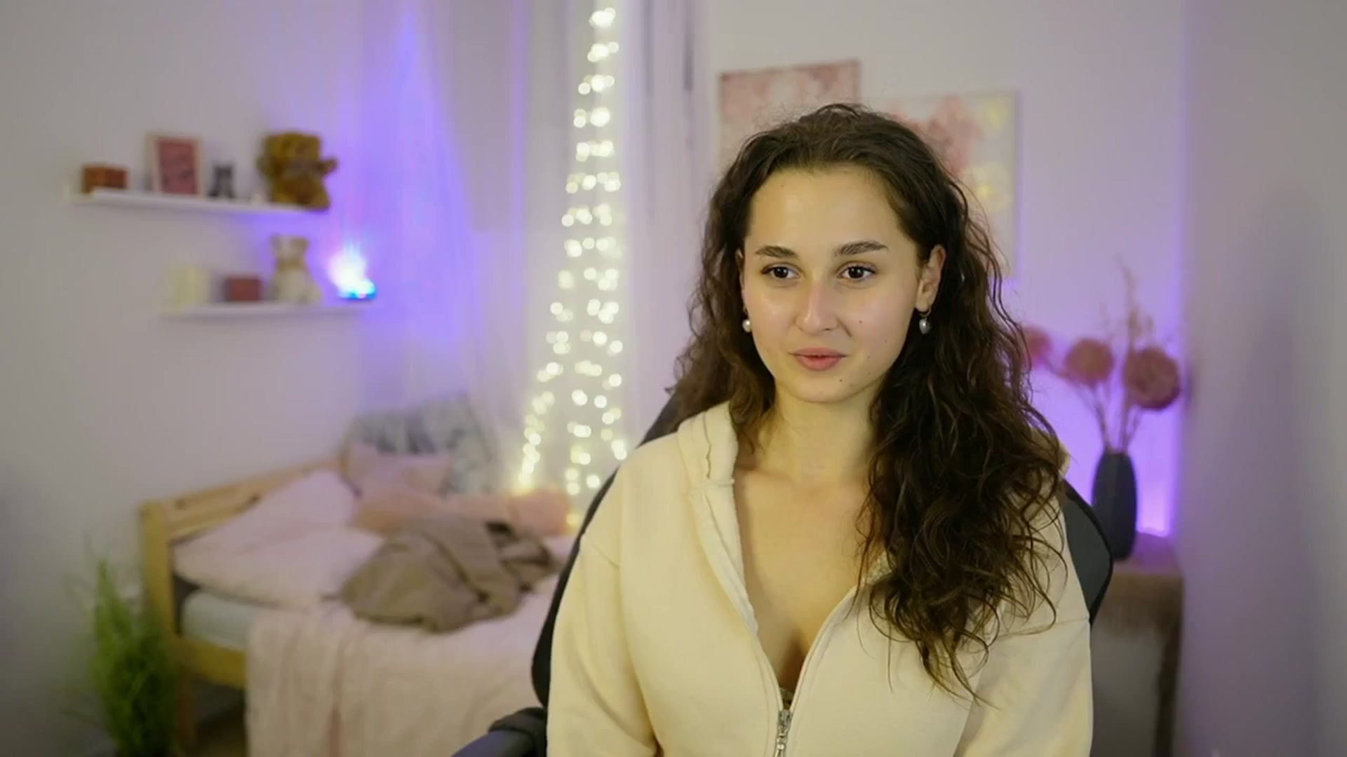 Gallery image thumbnail from Anita_Grey_'s myfreecams stream on, 09/27/2025, 19:21 image 9 of 20