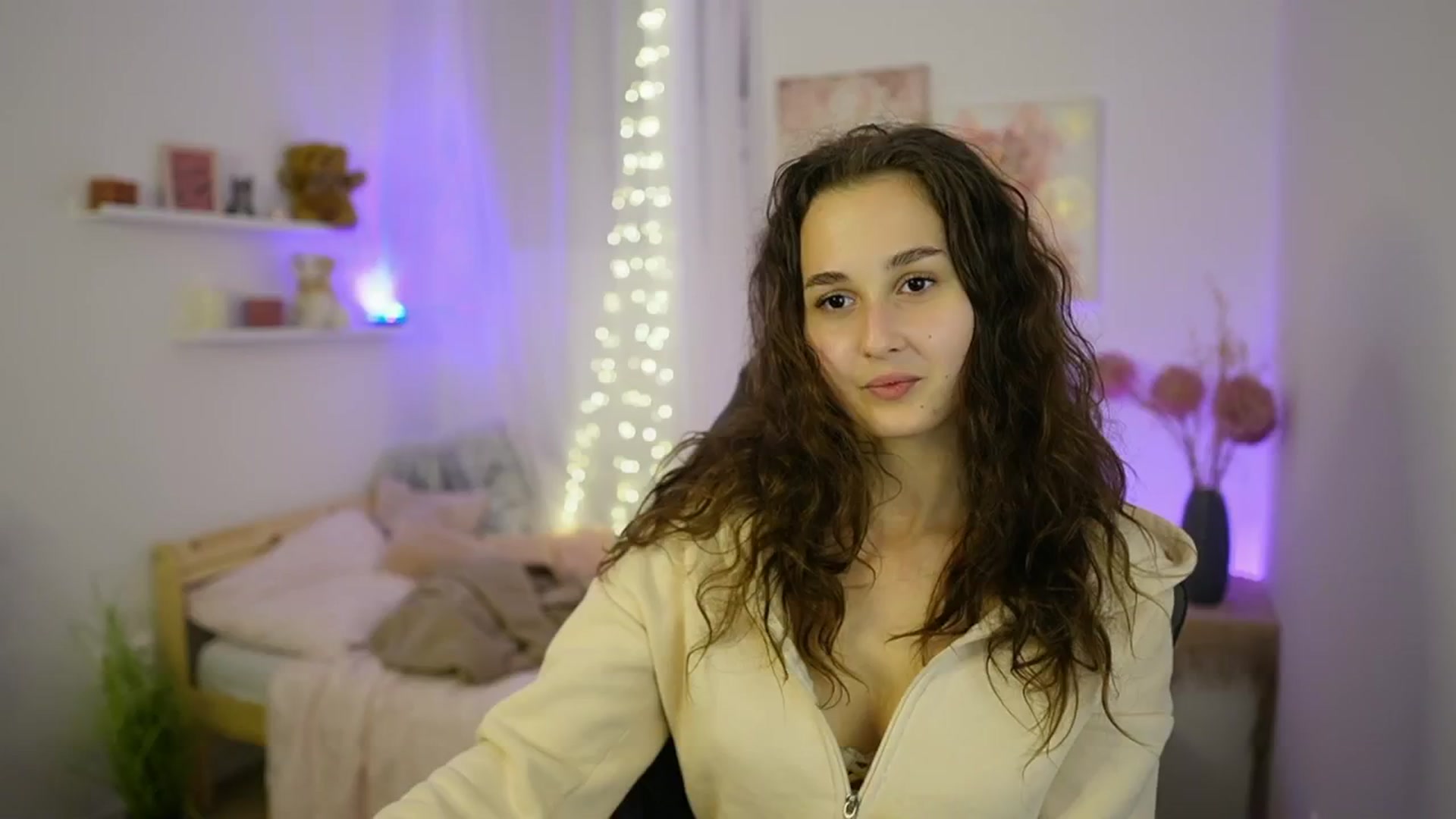 Gallery image thumbnail from Anita_Grey_'s myfreecams stream on, 09/27/2025, 19:21 image 16 of 20