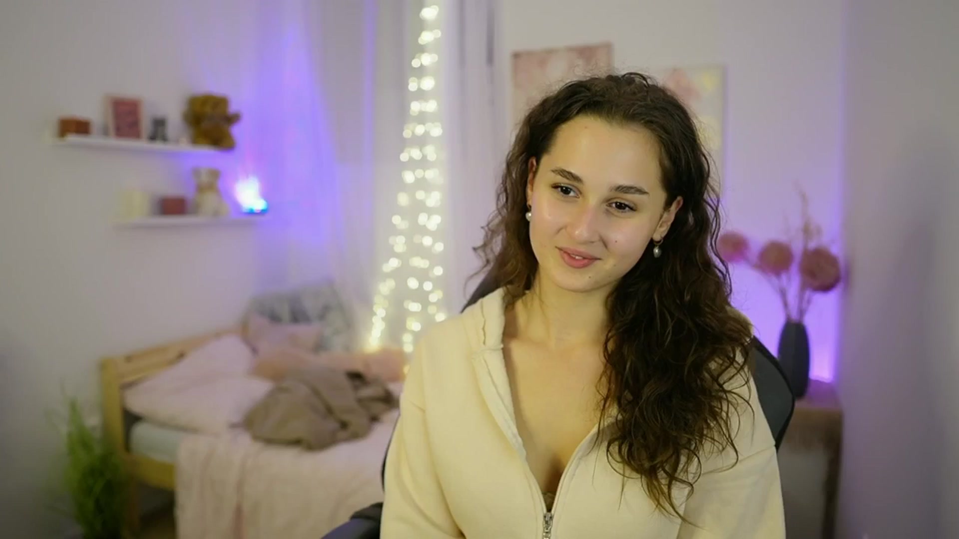 Gallery image thumbnail from Anita_Grey_'s myfreecams stream on, 09/27/2025, 19:21 image 8 of 20