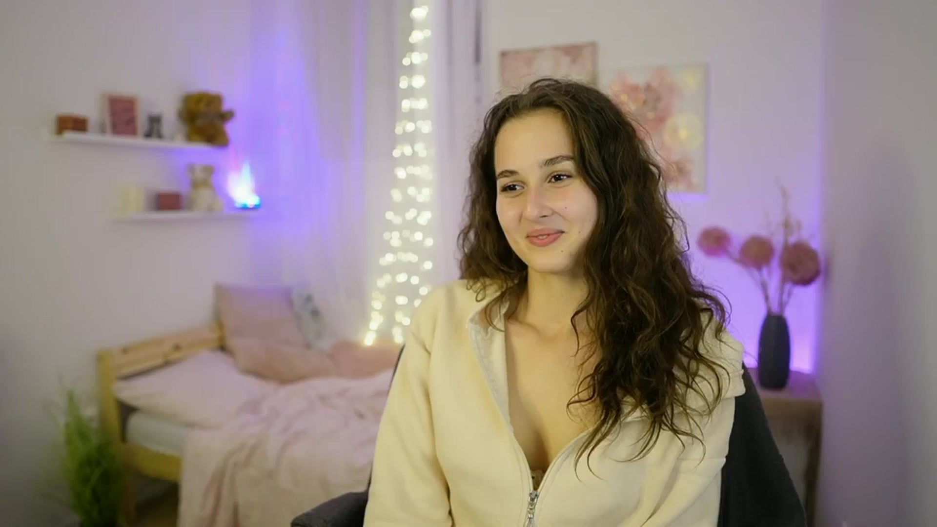 Gallery image thumbnail from Anita_Grey_'s myfreecams stream on, 09/27/2025, 21:55 image 16 of 20