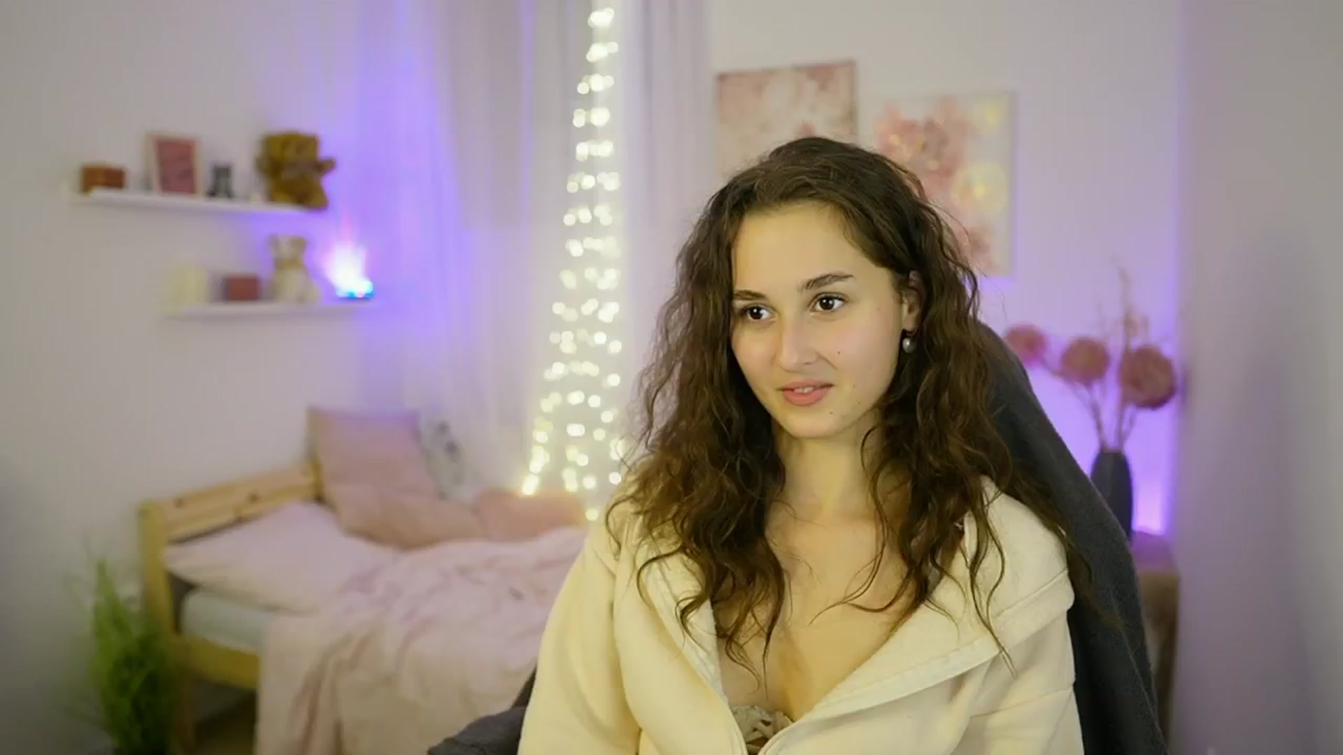 Gallery image thumbnail from Anita_Grey_'s myfreecams stream on, 09/27/2025, 21:55 image 3 of 20