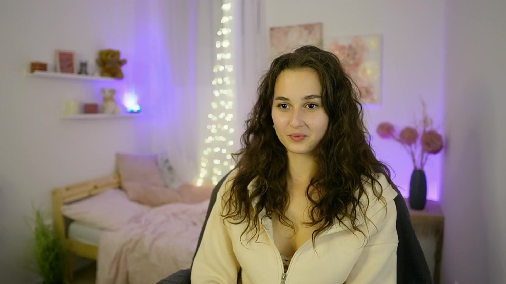 Gallery image thumbnail from Anita_Grey_'s myfreecams stream on, 09/27/2025, 21:55 image 14 of 20