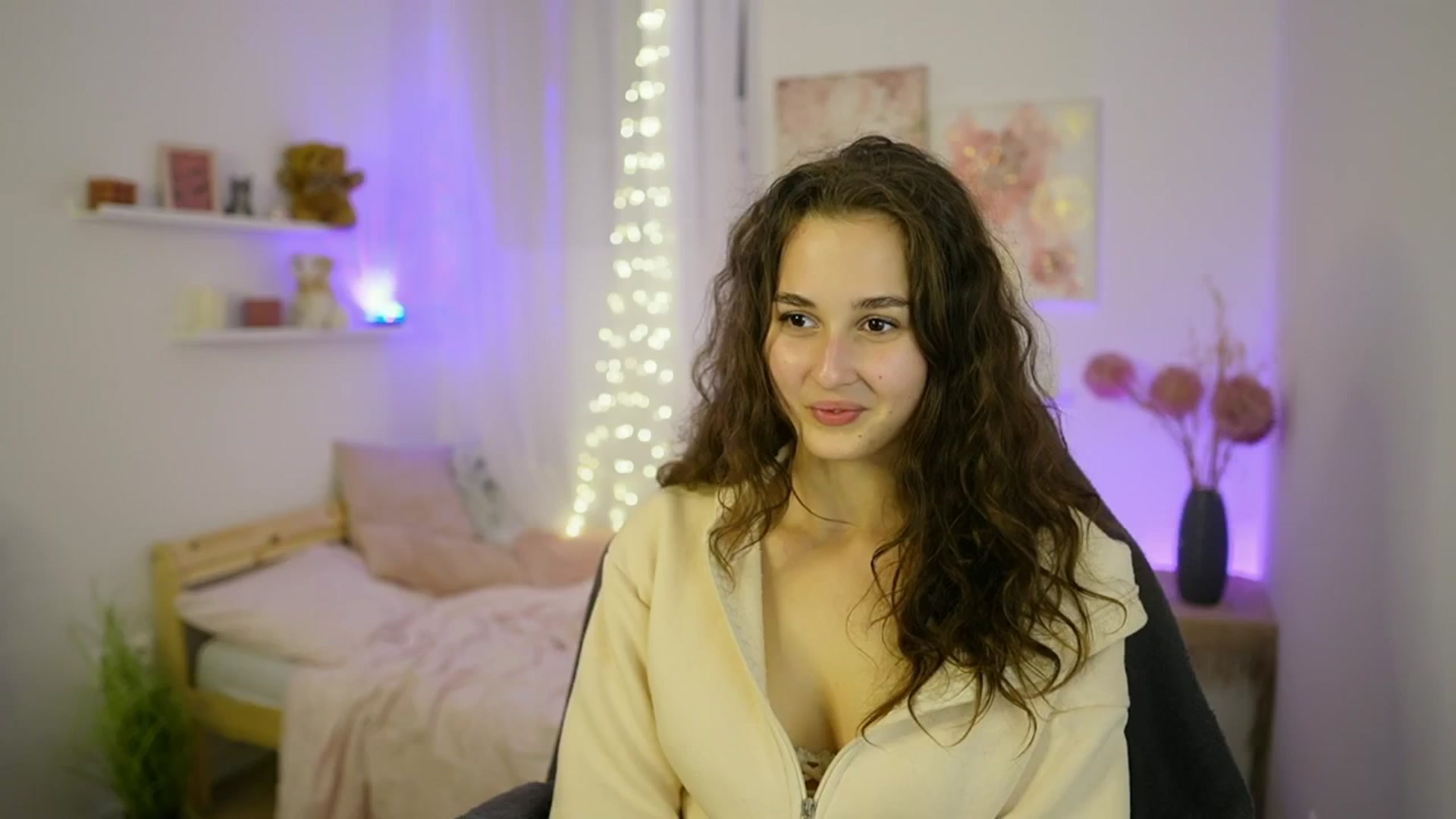 Gallery image thumbnail from Anita_Grey_'s myfreecams stream on, 09/27/2025, 21:55 image 18 of 20