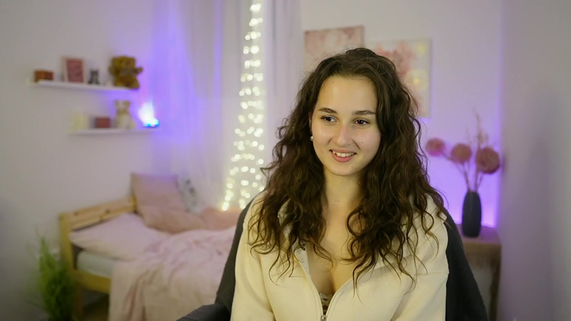 Gallery image thumbnail from Anita_Grey_'s myfreecams stream on, 09/27/2025, 21:55 image 13 of 20