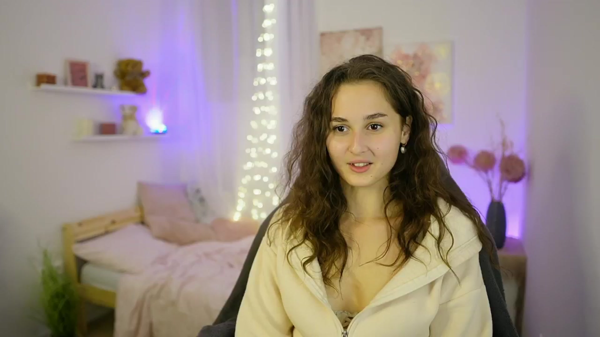 Gallery image thumbnail from Anita_Grey_'s myfreecams stream on, 09/27/2025, 21:55 image 2 of 20