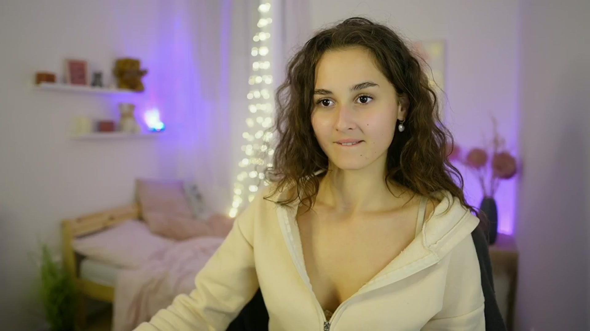 Gallery image thumbnail from Anita_Grey_'s myfreecams stream on, 09/27/2025, 21:55 image 7 of 20