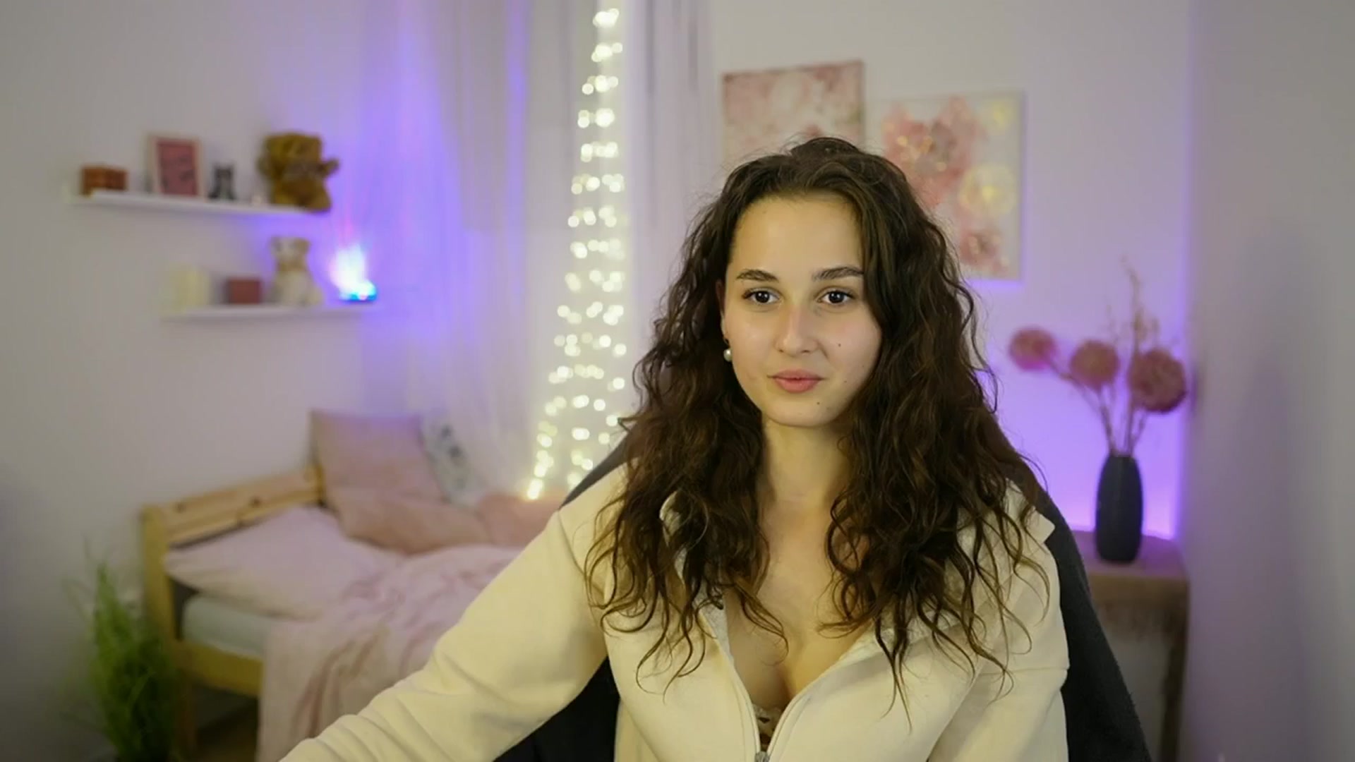 Gallery image thumbnail from Anita_Grey_'s myfreecams stream on, 09/27/2025, 21:55 image 12 of 20
