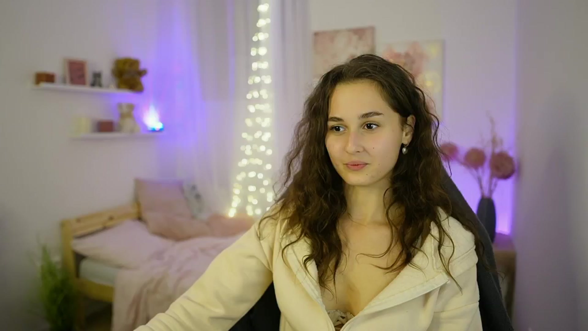 Gallery image thumbnail from Anita_Grey_'s myfreecams stream on, 09/27/2025, 21:55 image 1 of 20