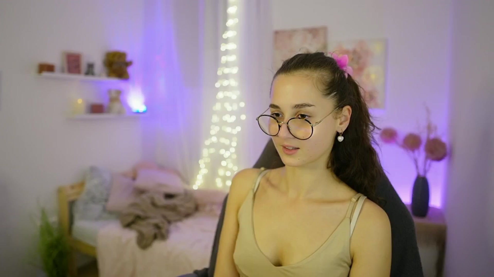 Gallery image thumbnail from Anita_Grey_'s myfreecams stream on, 09/28/2025, 20:14 image 7 of 20