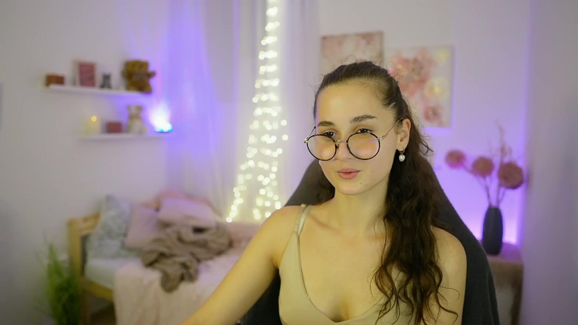 Gallery image thumbnail from Anita_Grey_'s myfreecams stream on, 09/28/2025, 20:14 image 4 of 20