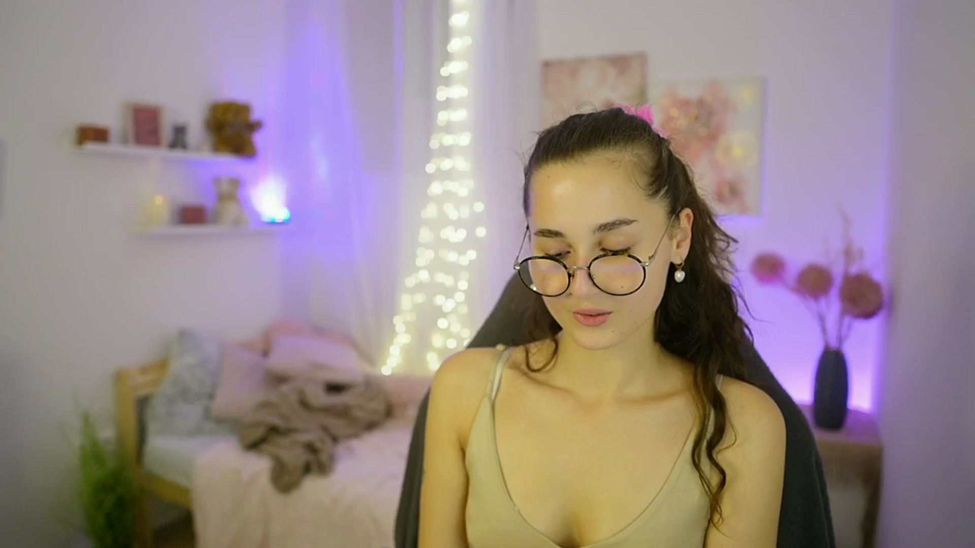 Gallery image thumbnail from Anita_Grey_'s myfreecams stream on, 09/28/2025, 20:14 image 2 of 20
