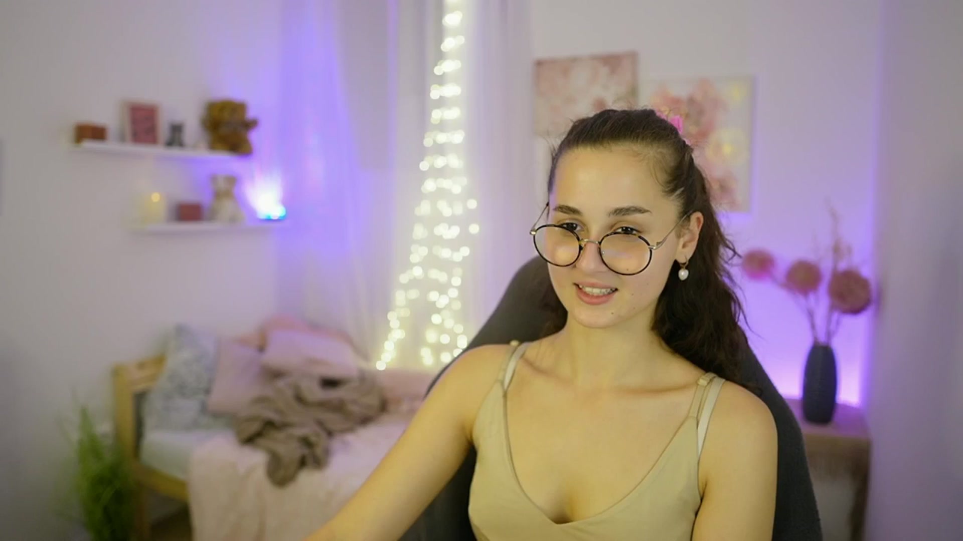 Gallery image thumbnail from Anita_Grey_'s myfreecams stream on, 09/28/2025, 20:14 image 8 of 20