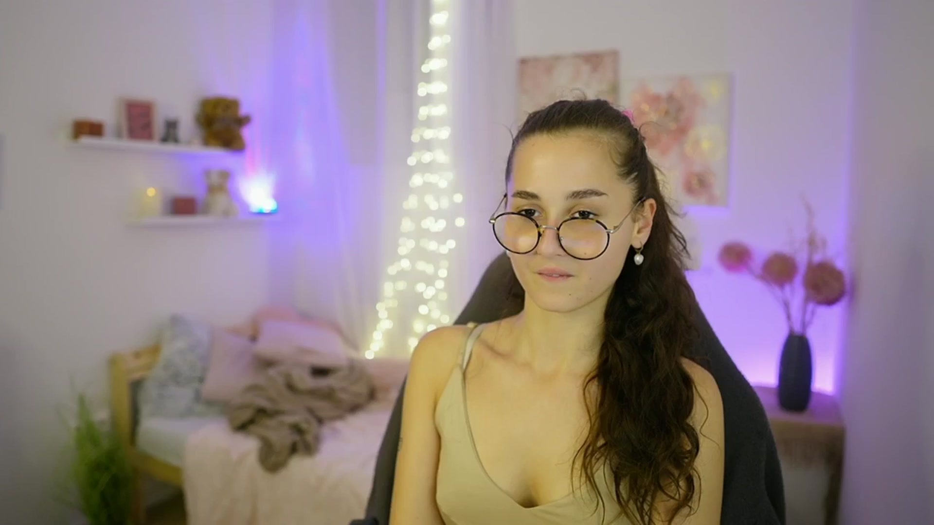 Gallery image thumbnail from Anita_Grey_'s myfreecams stream on, 09/28/2025, 20:14 image 12 of 20