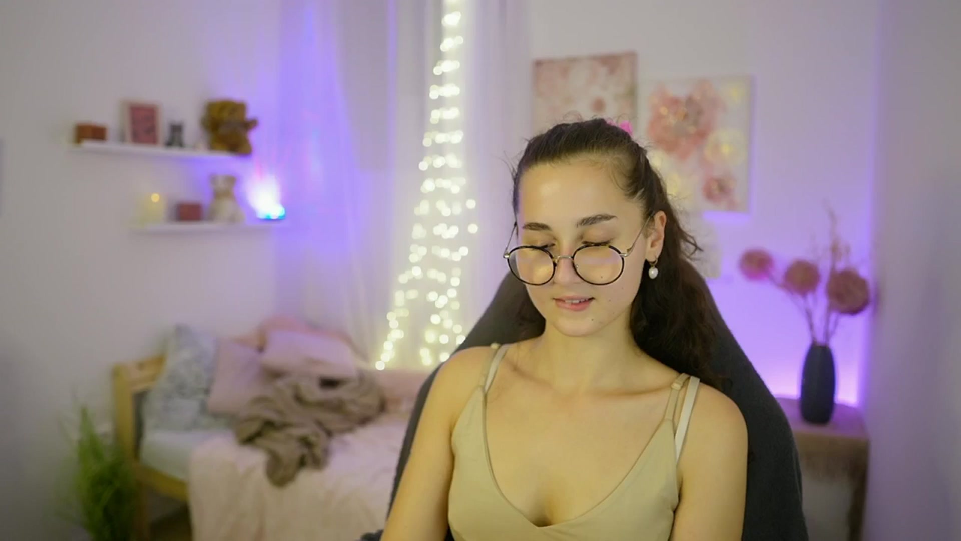 Gallery image thumbnail from Anita_Grey_'s myfreecams stream on, 09/28/2025, 20:14 image 11 of 20