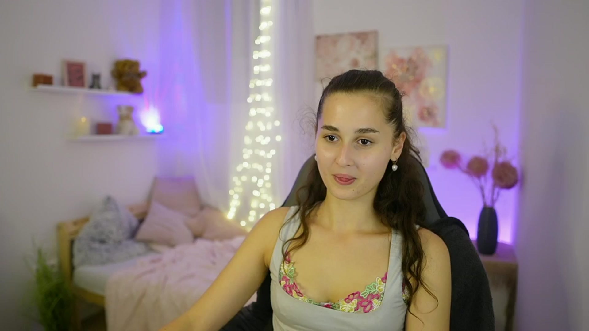 Gallery image thumbnail from Anita_Grey_'s myfreecams stream on, 09/28/2025, 21:57 image 11 of 20