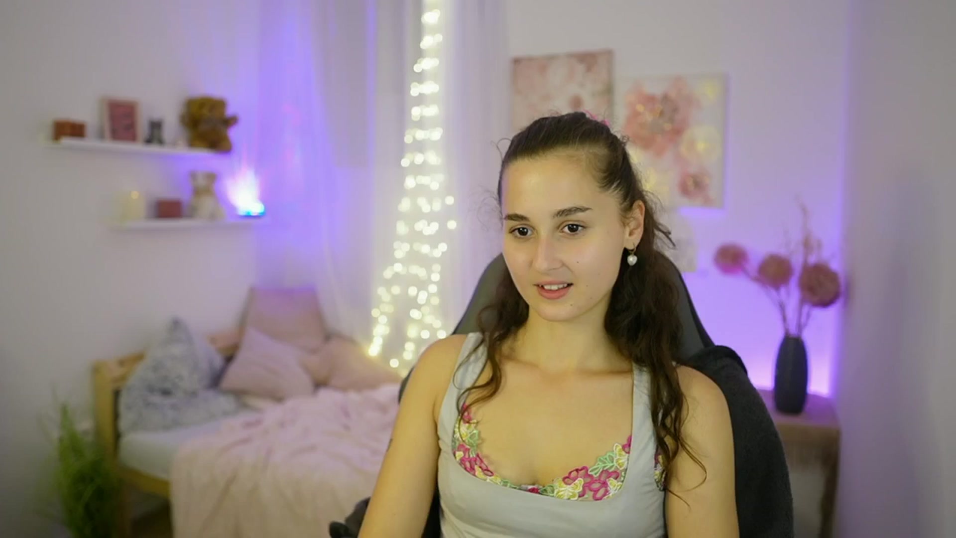 Gallery image thumbnail from Anita_Grey_'s myfreecams stream on, 09/28/2025, 21:57 image 10 of 20