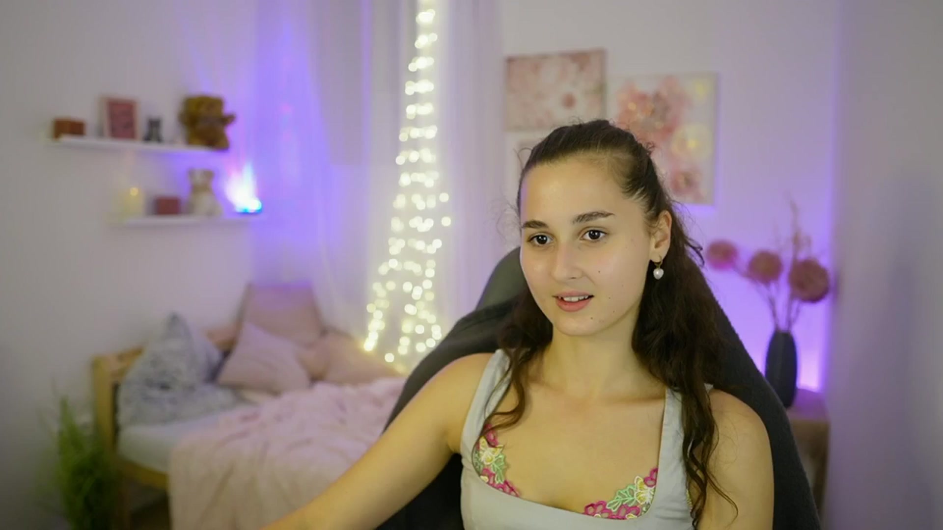 Gallery image thumbnail from Anita_Grey_'s myfreecams stream on, 09/28/2025, 21:57 image 1 of 20