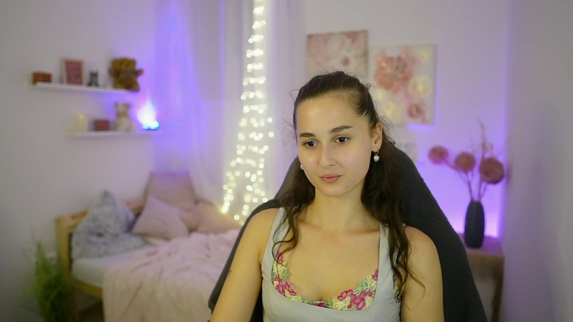 Gallery image thumbnail from Anita_Grey_'s myfreecams stream on, 09/28/2025, 21:57 image 5 of 20