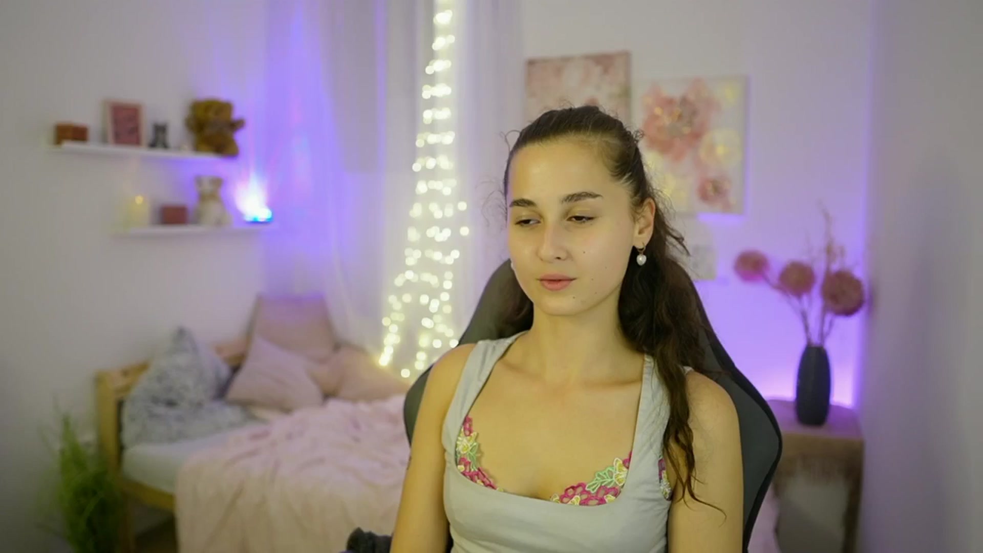 Gallery image thumbnail from Anita_Grey_'s myfreecams stream on, 09/28/2025, 21:57 image 20 of 20