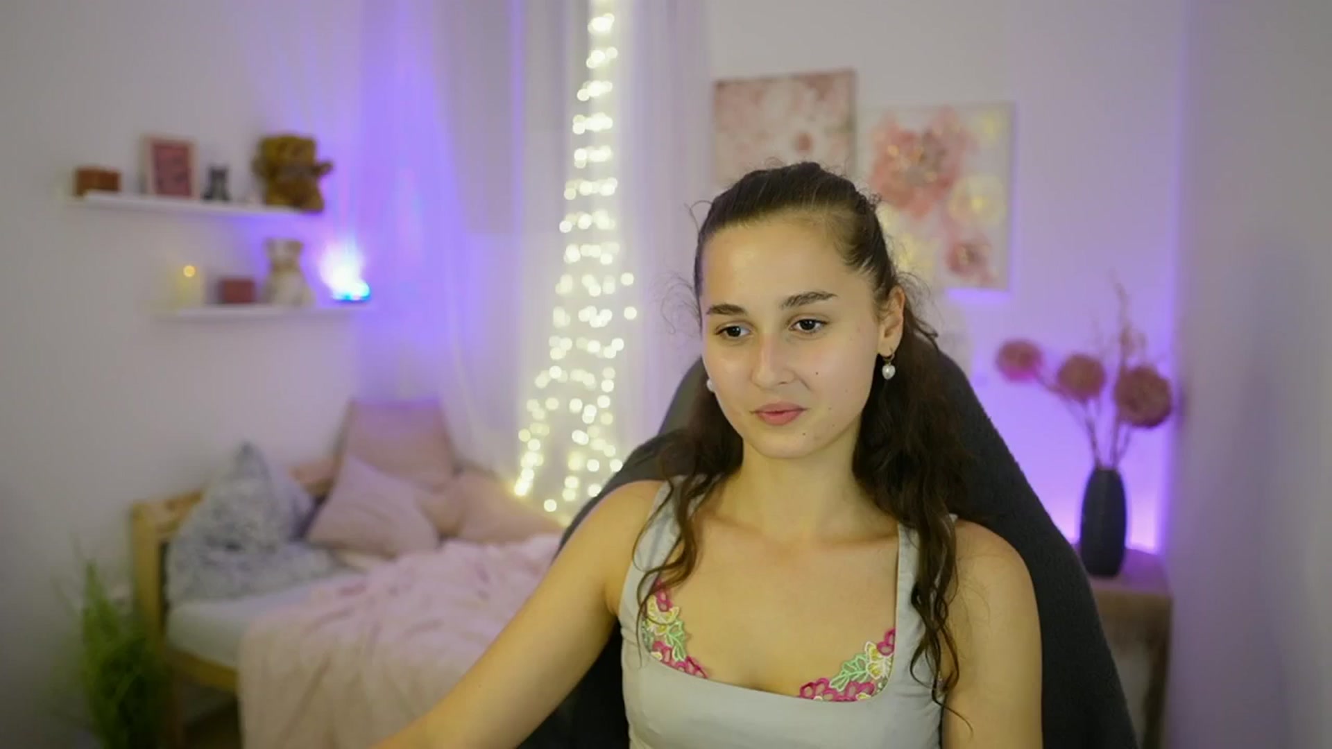 Gallery image thumbnail from Anita_Grey_'s myfreecams stream on, 09/28/2025, 21:57 image 2 of 20