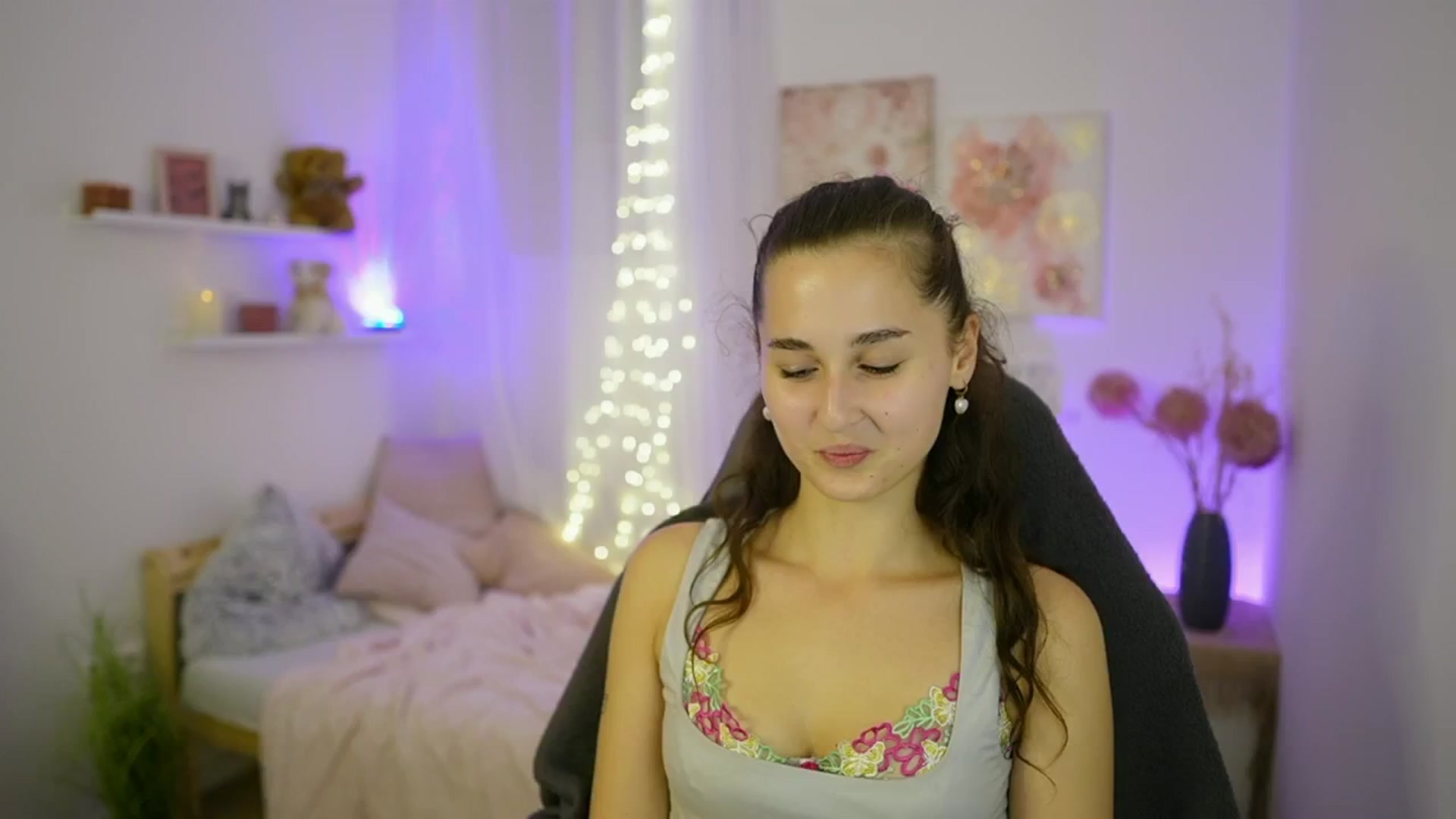 Gallery image thumbnail from Anita_Grey_'s myfreecams stream on, 09/28/2025, 21:57 image 4 of 20