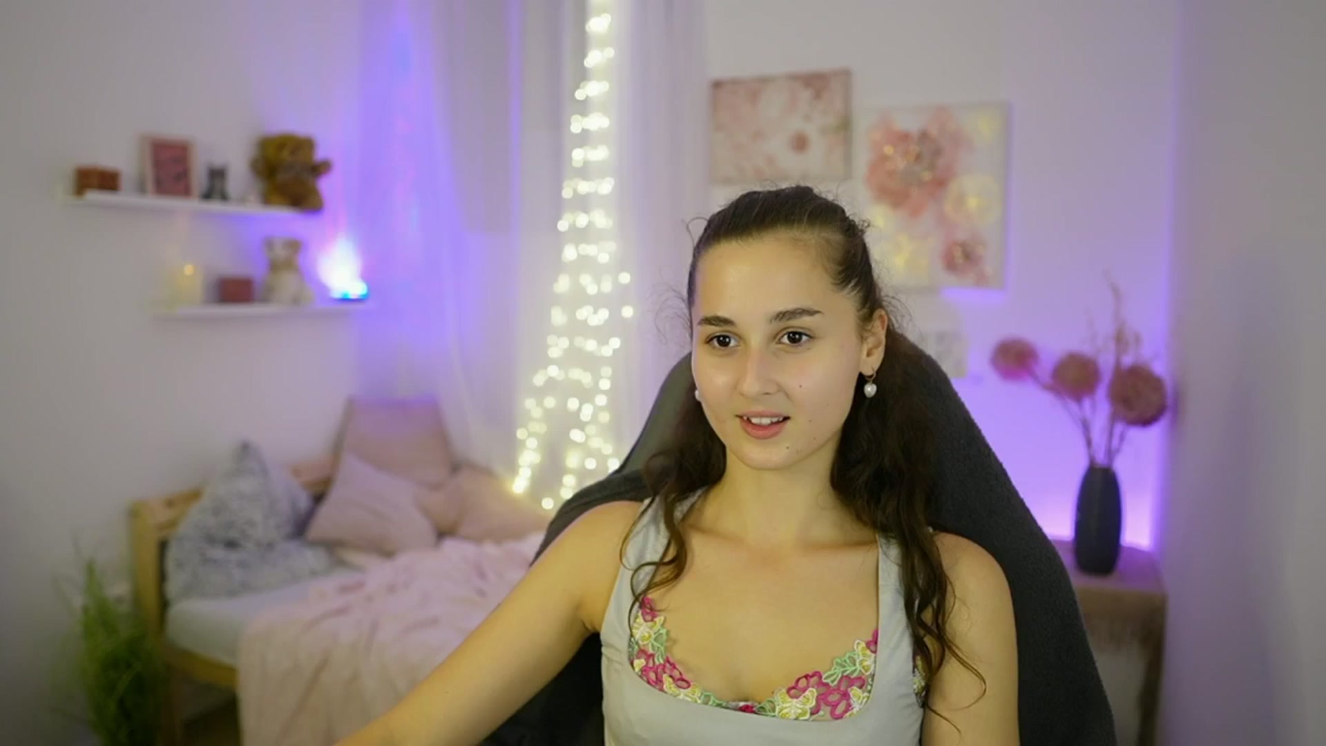 Gallery image thumbnail from Anita_Grey_'s myfreecams stream on, 09/28/2025, 21:57 image 6 of 20