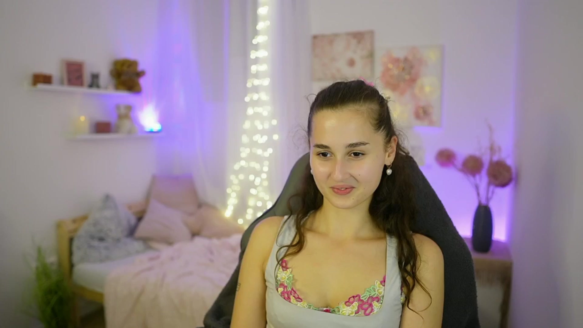 Gallery image thumbnail from Anita_Grey_'s myfreecams stream on, 09/28/2025, 21:57 image 8 of 20