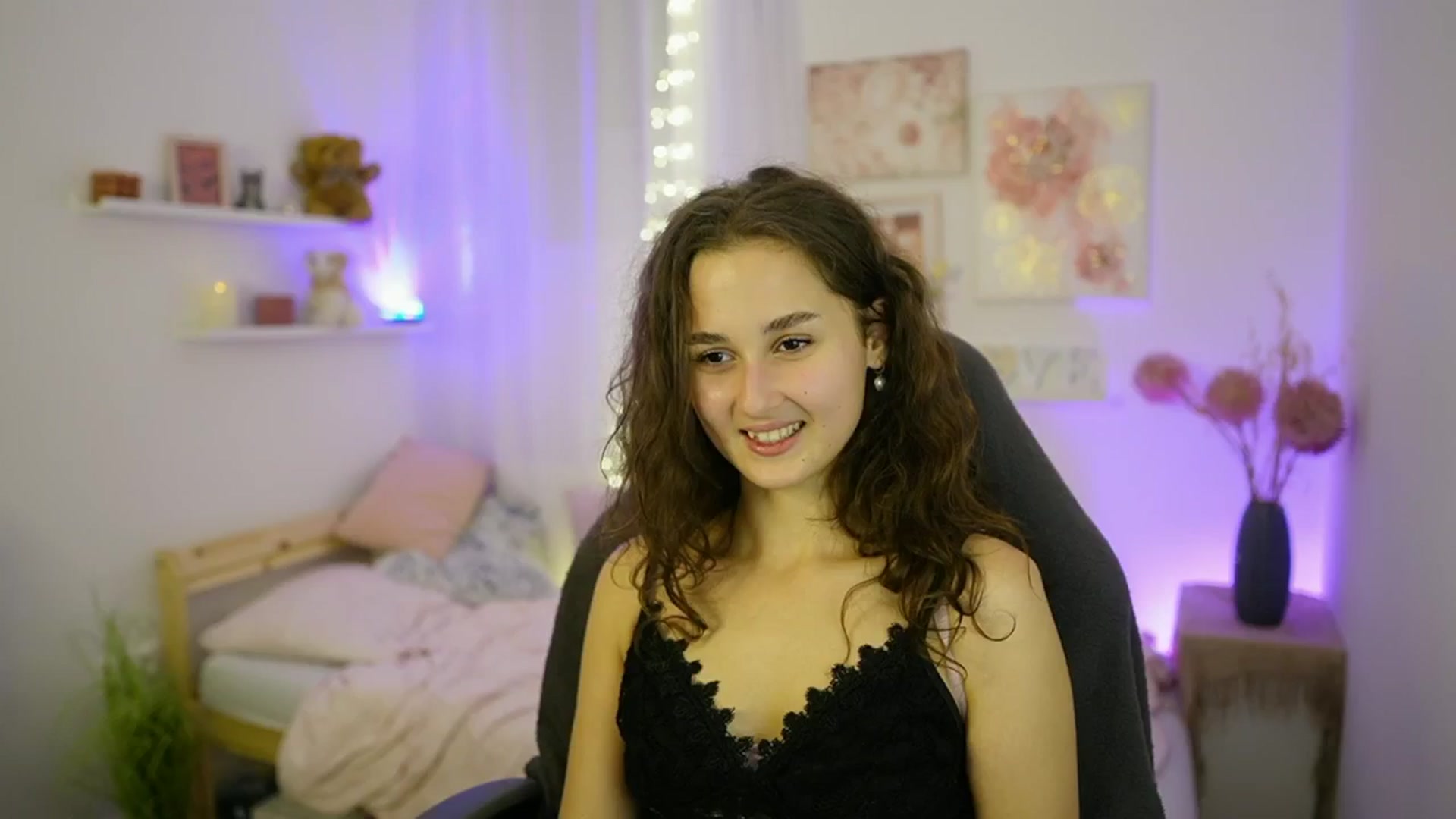 Gallery image thumbnail from Anita_Grey_'s myfreecams stream on, 10/02/2025, 20:48 image 10 of 20