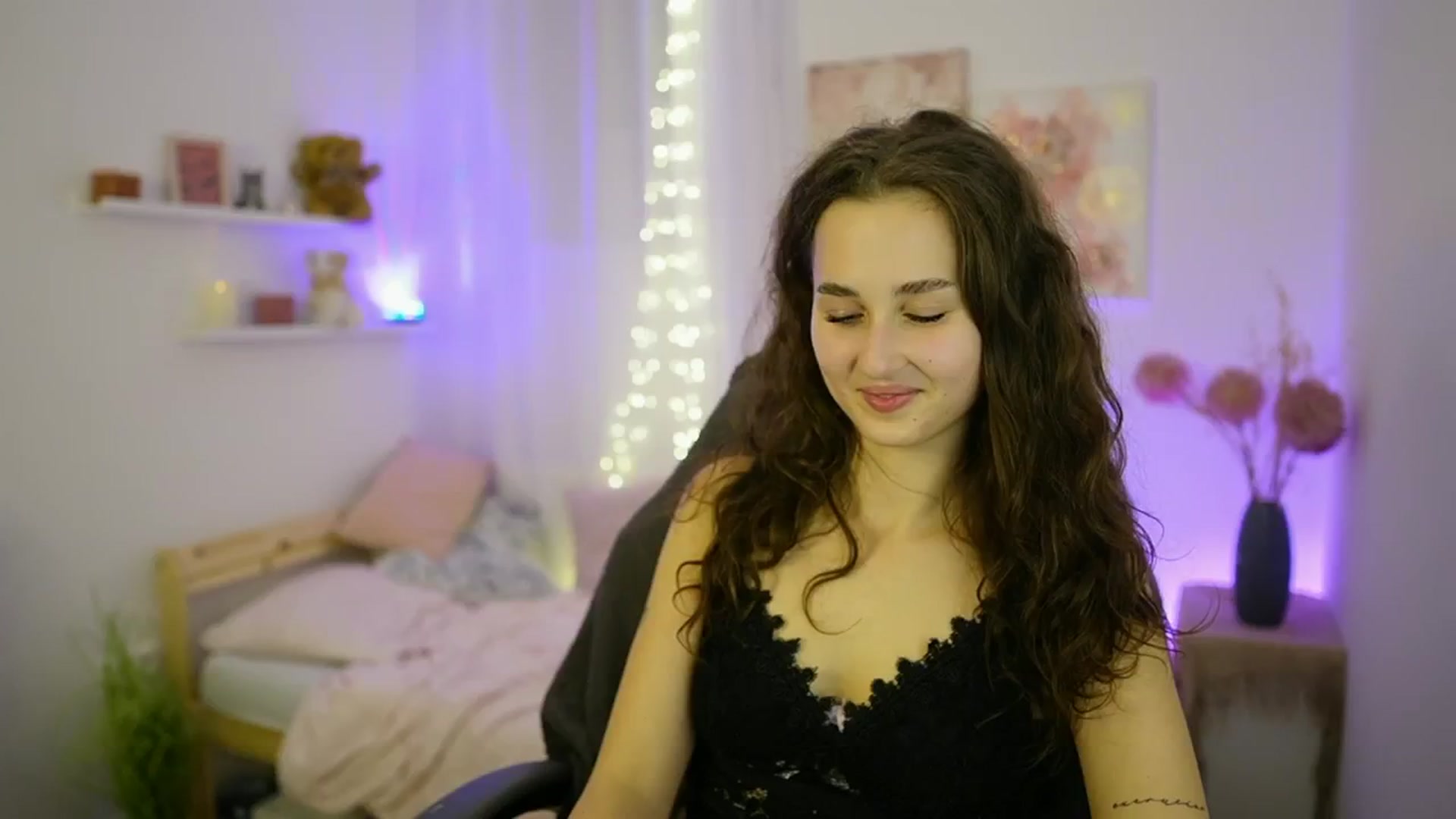 Gallery image thumbnail from Anita_Grey_'s myfreecams stream on, 10/02/2025, 20:48 image 18 of 20