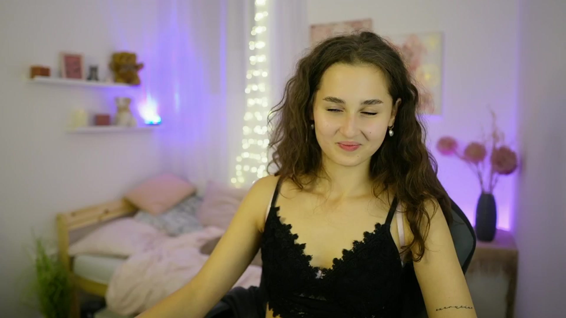 Gallery image thumbnail from Anita_Grey_'s myfreecams stream on, 10/02/2025, 22:32 image 4 of 20