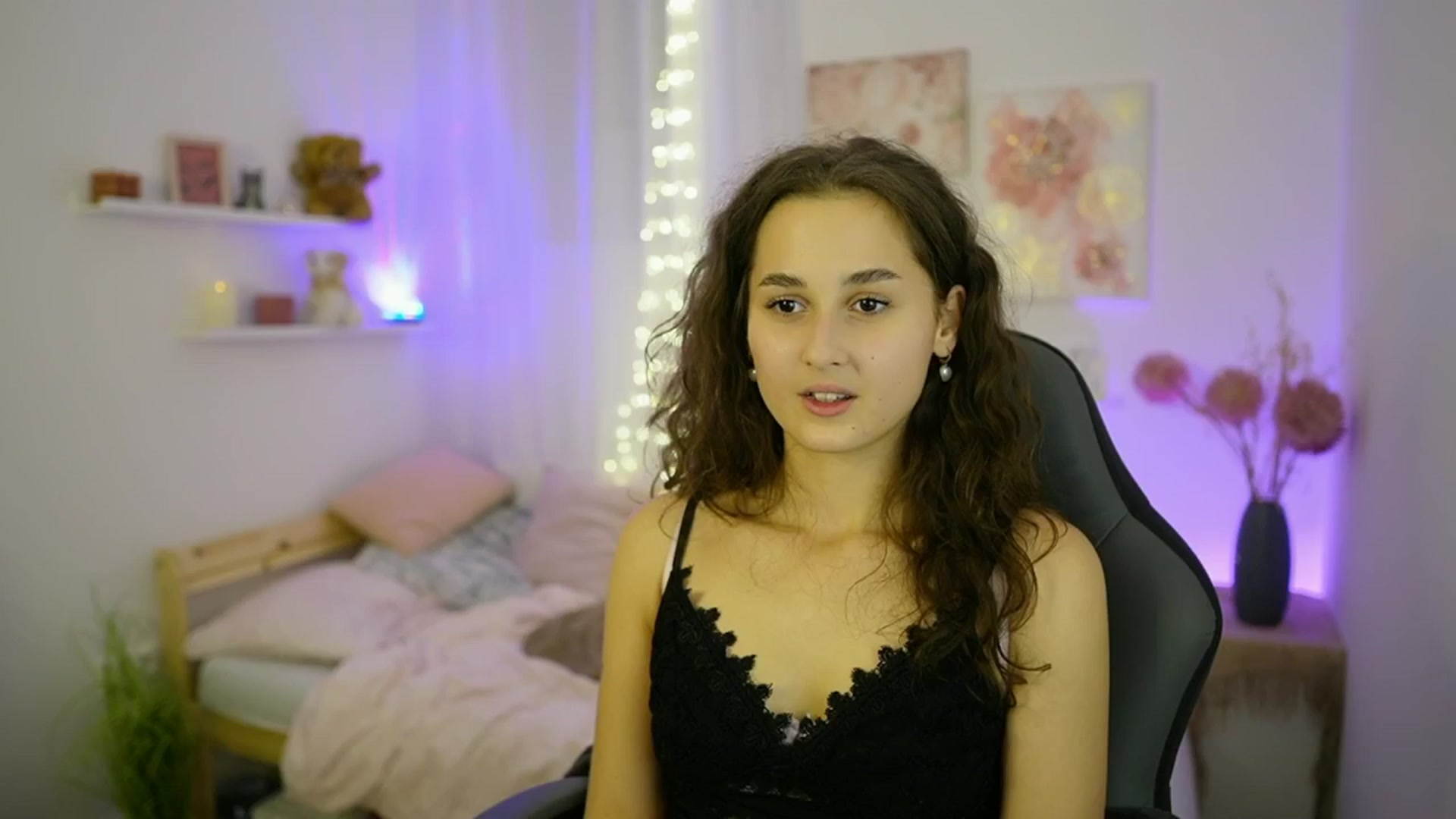 Gallery image thumbnail from Anita_Grey_'s myfreecams stream on, 10/02/2025, 22:32 image 1 of 20