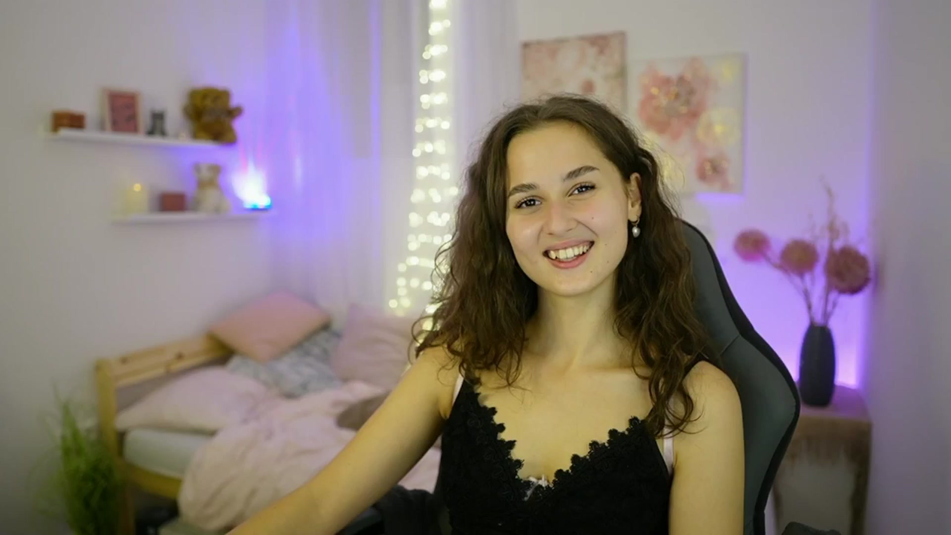 Gallery image thumbnail from Anita_Grey_'s myfreecams stream on, 10/02/2025, 22:32 image 20 of 20