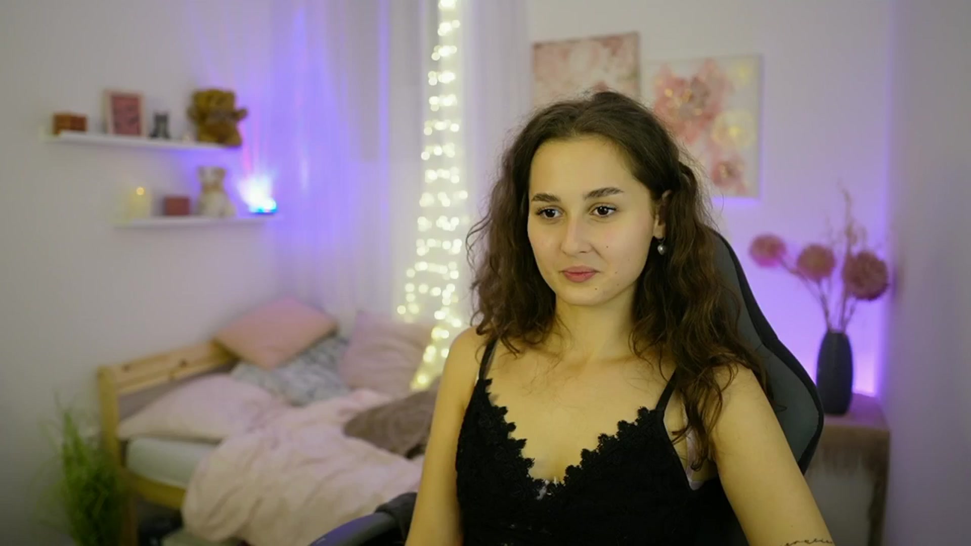Gallery image thumbnail from Anita_Grey_'s myfreecams stream on, 10/02/2025, 22:32 image 6 of 20