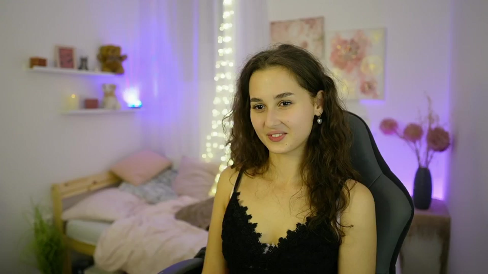 Gallery image thumbnail from Anita_Grey_'s myfreecams stream on, 10/02/2025, 22:32 image 2 of 20