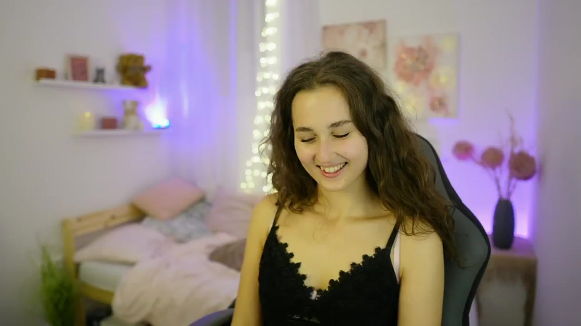 Gallery image thumbnail from Anita_Grey_'s myfreecams stream on, 10/02/2025, 22:32 image 3 of 20