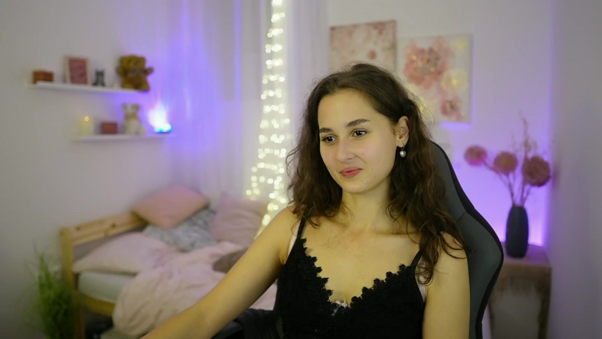 Gallery image thumbnail from Anita_Grey_'s myfreecams stream on, 10/02/2025, 22:32 image 13 of 20