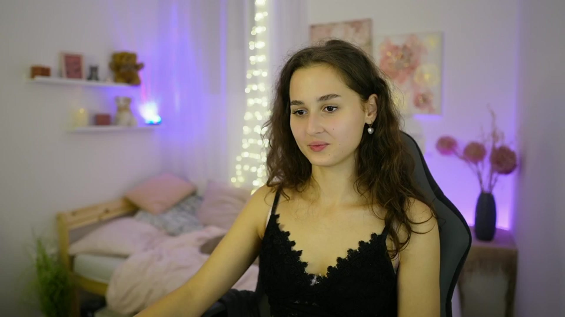Gallery image thumbnail from Anita_Grey_'s myfreecams stream on, 10/02/2025, 22:32 image 14 of 20