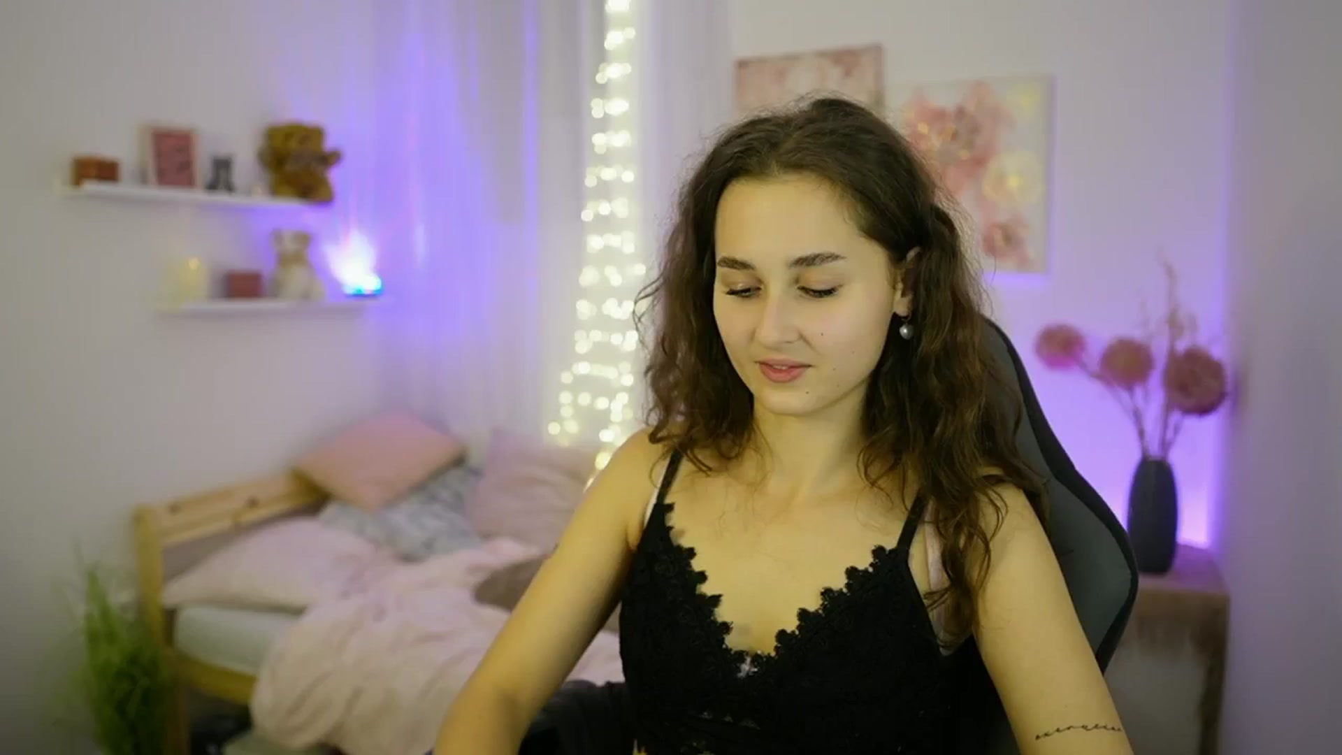 Gallery image thumbnail from Anita_Grey_'s myfreecams stream on, 10/02/2025, 22:32 image 5 of 20
