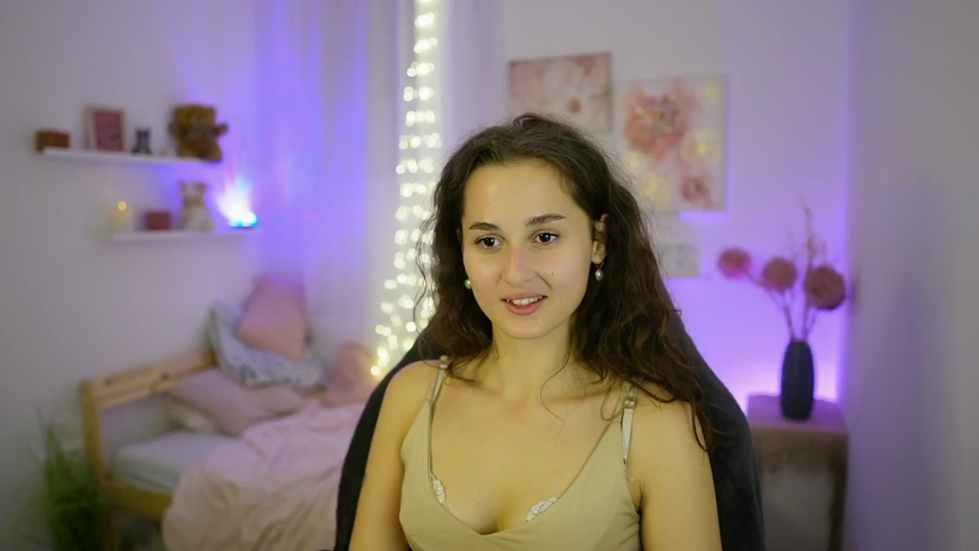 Gallery image thumbnail from Anita_Grey_'s myfreecams stream on, 10/03/2025, 22:53 image 7 of 20