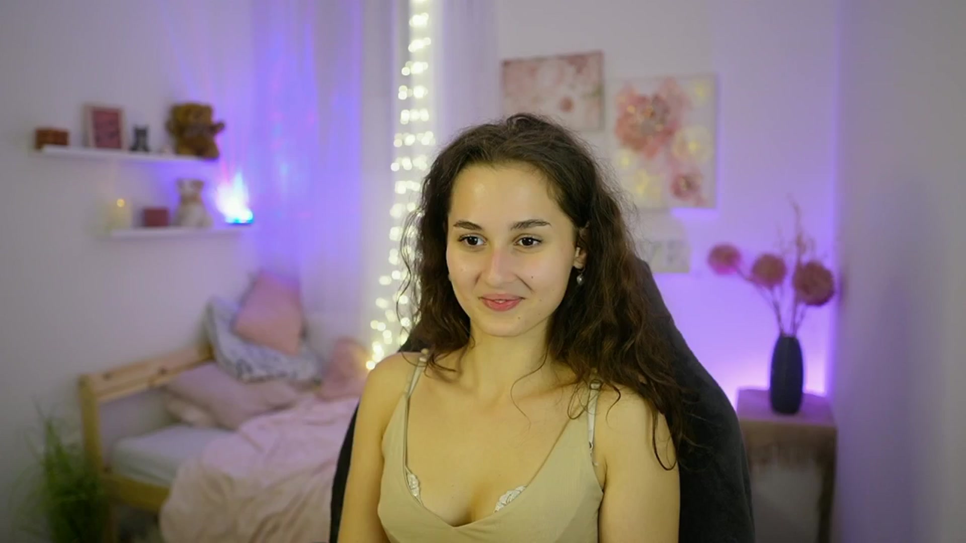 Gallery image thumbnail from Anita_Grey_'s myfreecams stream on, 10/03/2025, 22:53 image 13 of 20
