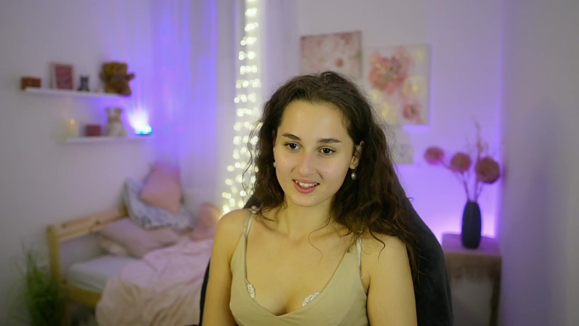 Gallery image thumbnail from Anita_Grey_'s myfreecams stream on, 10/03/2025, 22:53 image 9 of 20