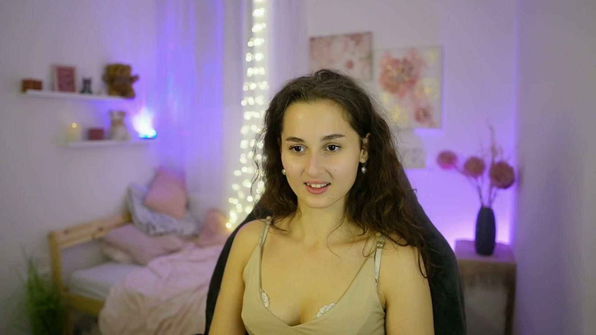 Gallery image thumbnail from Anita_Grey_'s myfreecams stream on, 10/03/2025, 22:53 image 8 of 20