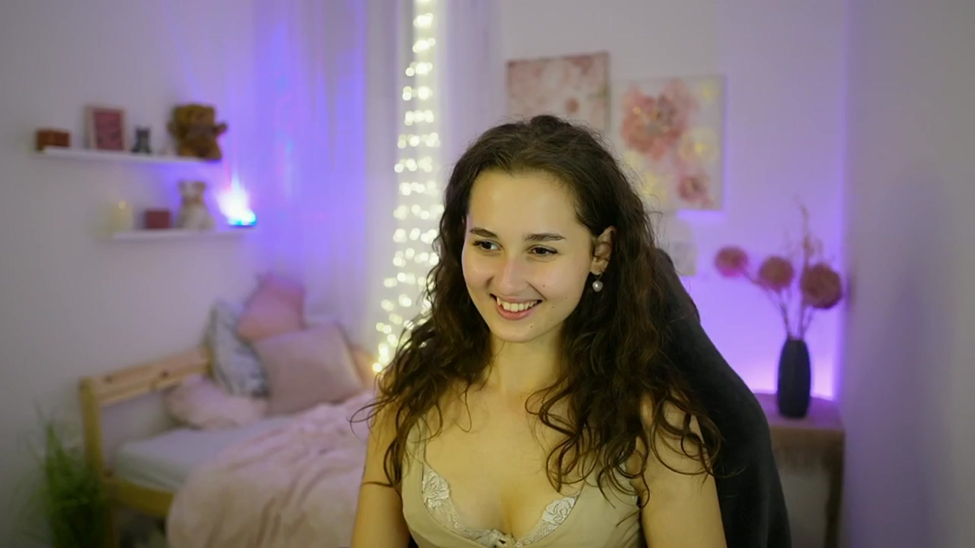 Gallery image thumbnail from Anita_Grey_'s myfreecams stream on, 10/03/2025, 23:29 image 3 of 20