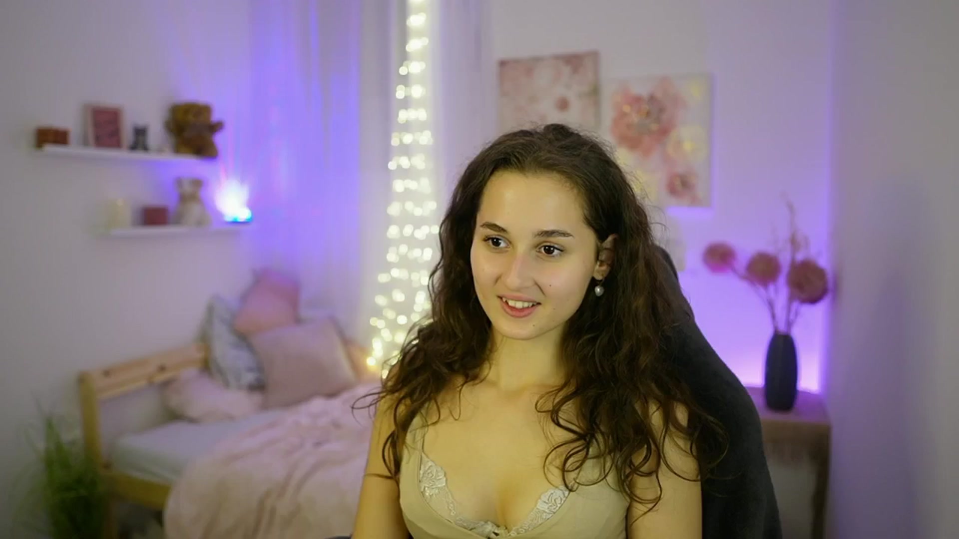 Gallery image thumbnail from Anita_Grey_'s myfreecams stream on, 10/03/2025, 23:29 image 10 of 20