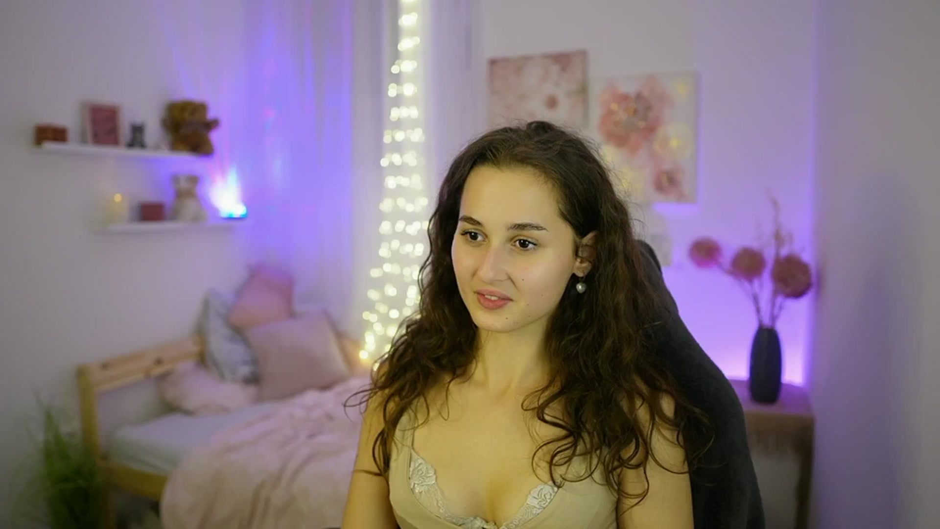 Gallery image thumbnail from Anita_Grey_'s myfreecams stream on, 10/03/2025, 23:29 image 9 of 20