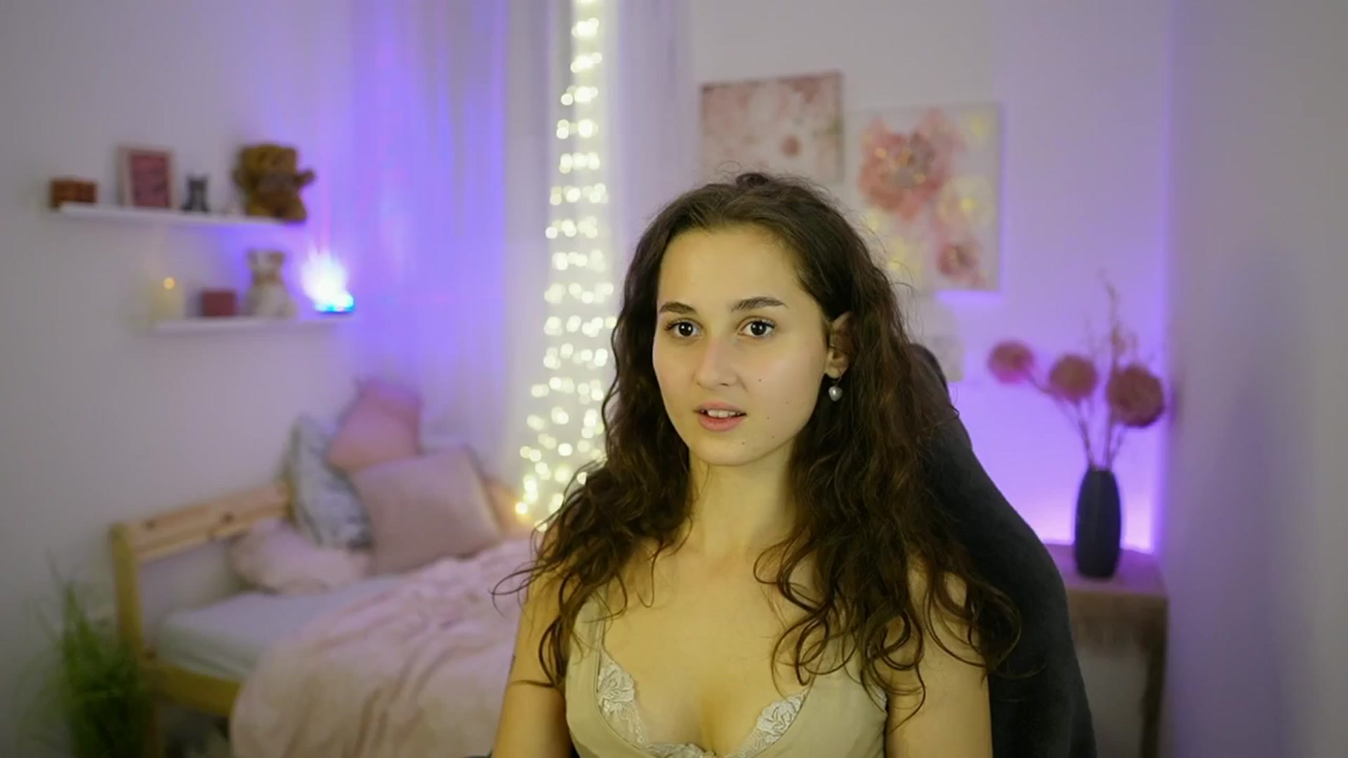 Gallery image thumbnail from Anita_Grey_'s myfreecams stream on, 10/03/2025, 23:29 image 8 of 20