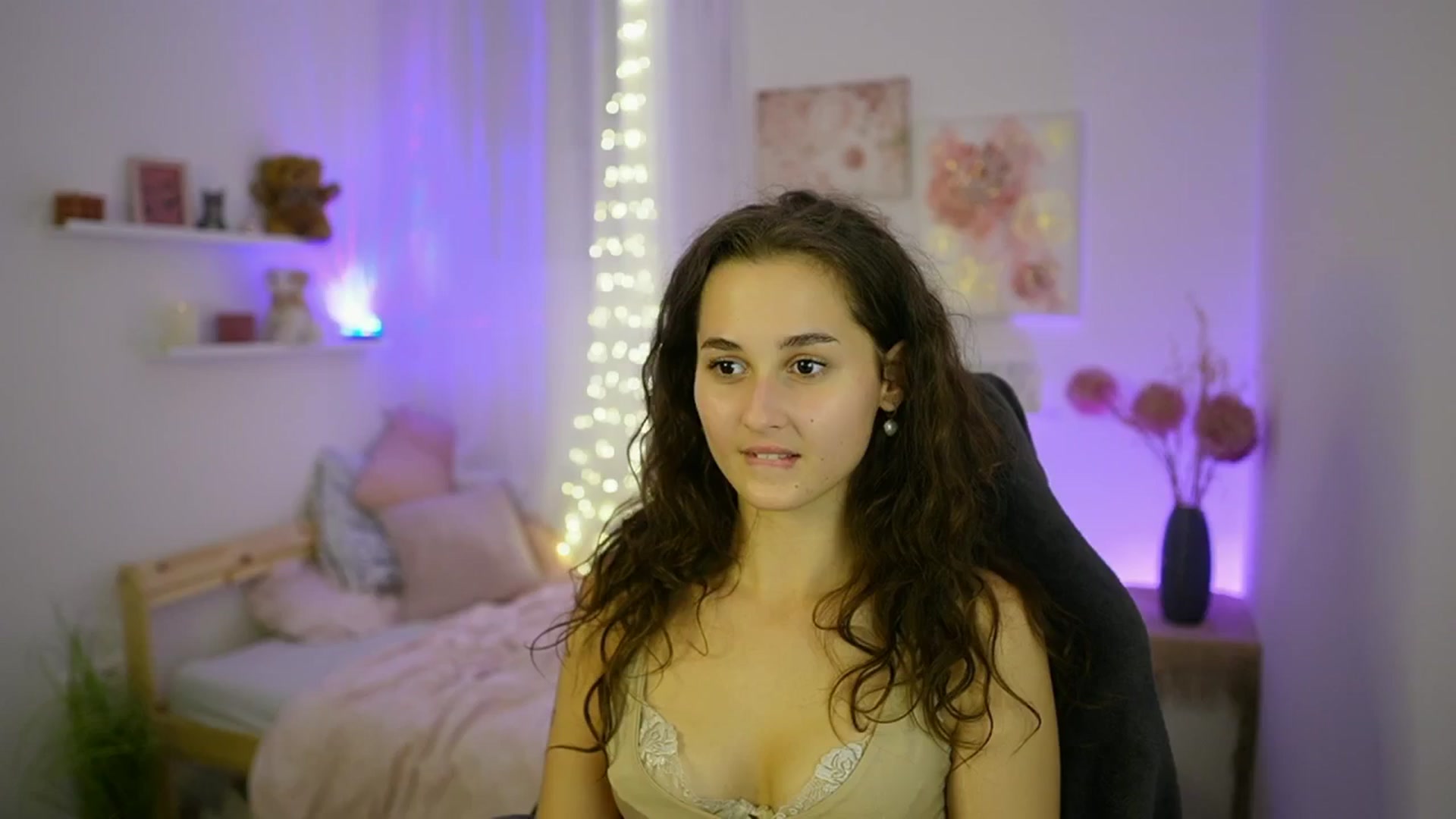 Gallery image thumbnail from Anita_Grey_'s myfreecams stream on, 10/03/2025, 23:29 image 13 of 20