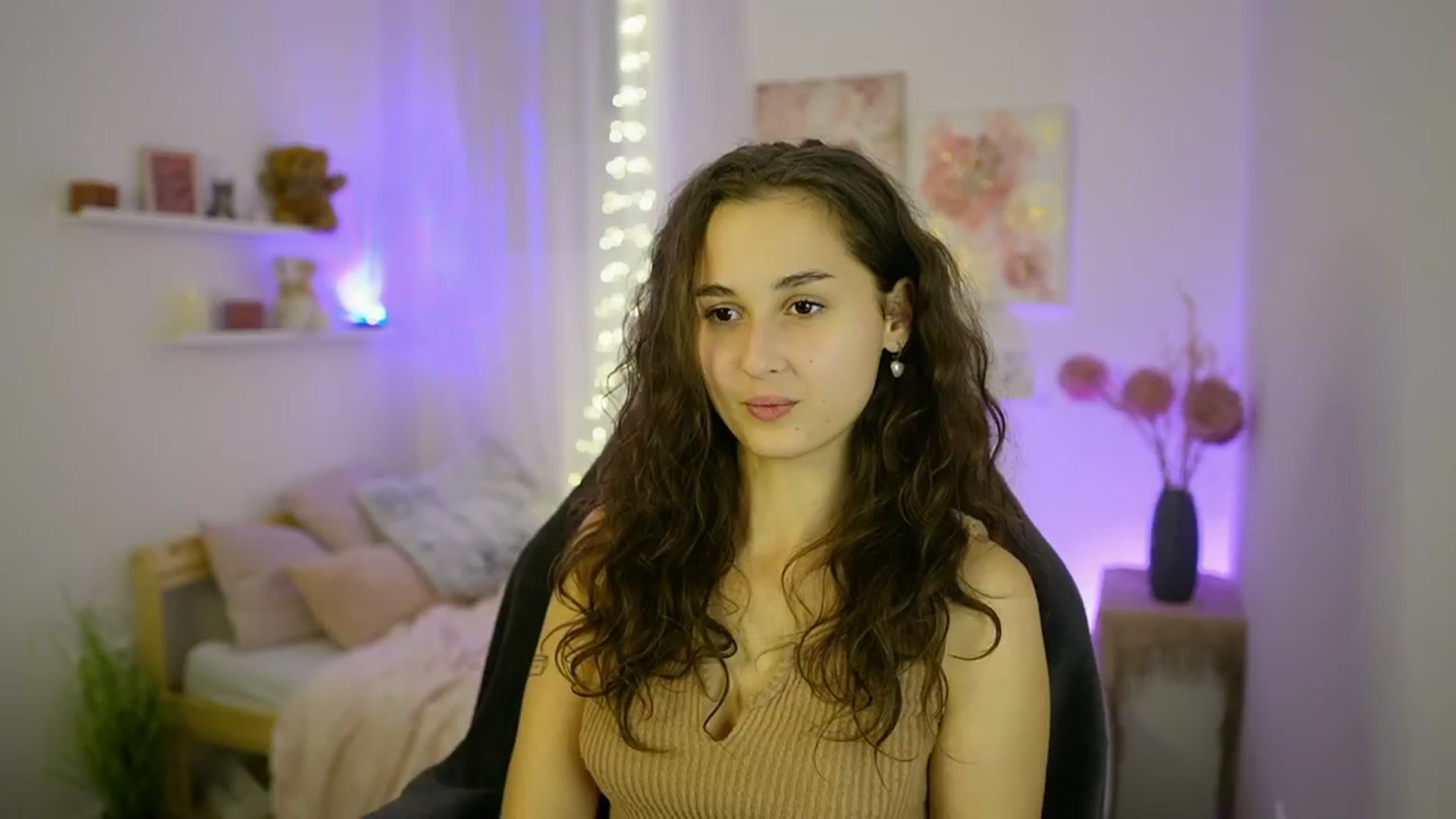 Gallery image thumbnail from Anita_Grey_'s myfreecams stream on, 10/04/2025, 19:34 image 4 of 20
