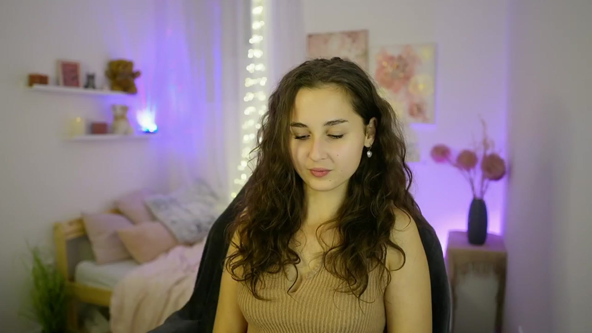 Gallery image thumbnail from Anita_Grey_'s myfreecams stream on, 10/04/2025, 19:34 image 5 of 20