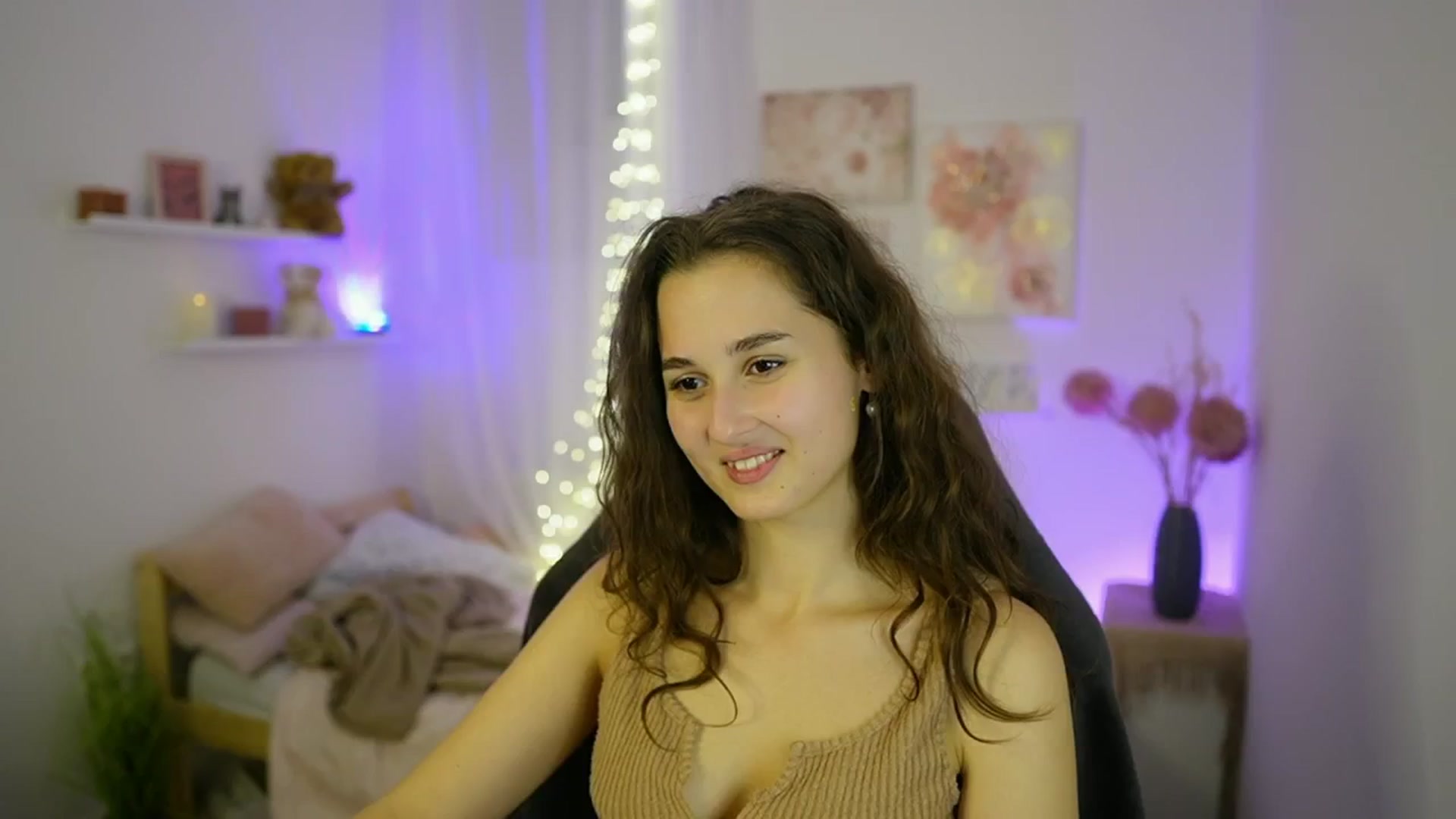 Gallery image thumbnail from Anita_Grey_'s myfreecams stream on, 10/04/2025, 21:59 image 18 of 20